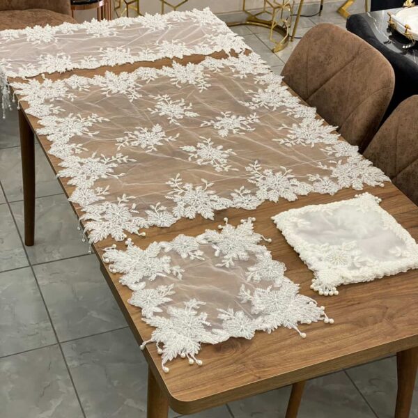 Lot de 16 Nappes de Table – Dentelle Florale Blanche